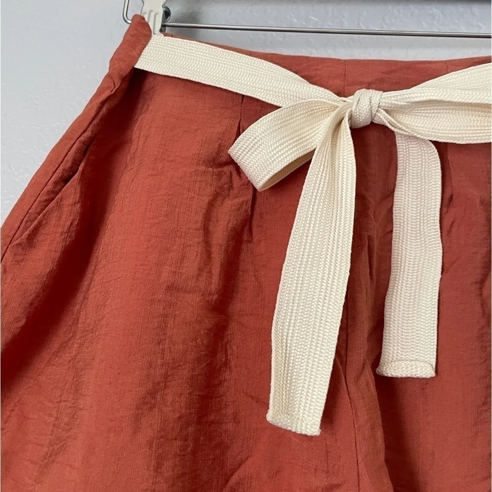 All IN FAVOR Front Tie Pleated Shorts Medium